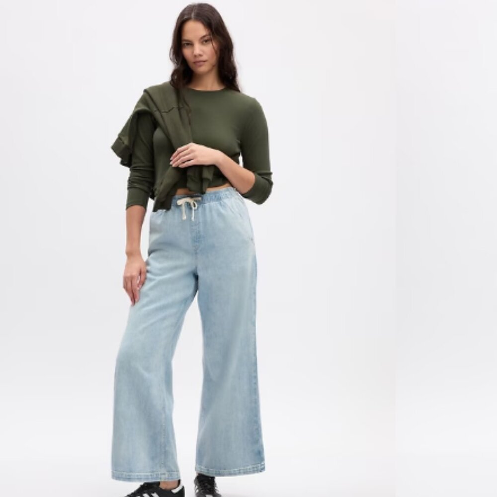 GAP Factory High Rise Wide-Leg Pull-On Jeans - Size Medium